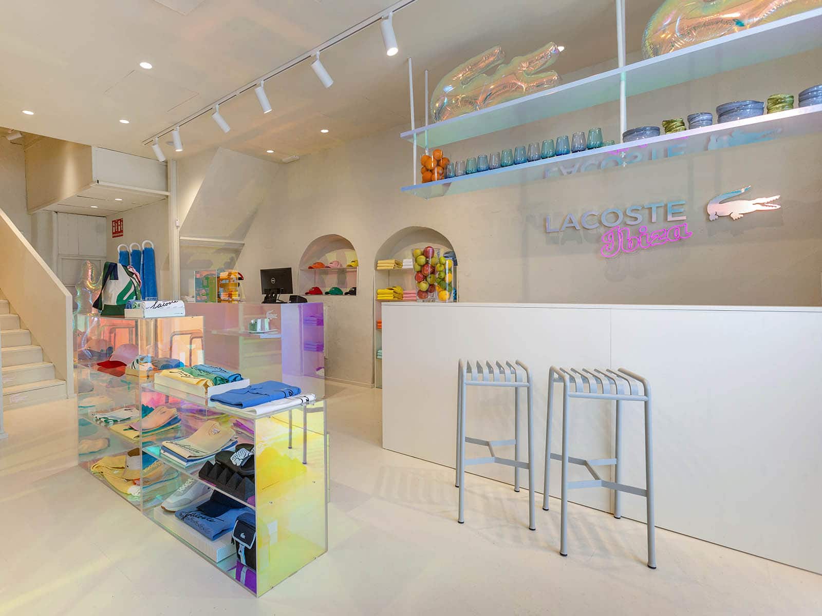 Lacoste aterriza en Ibiza con una tienda pop-up única