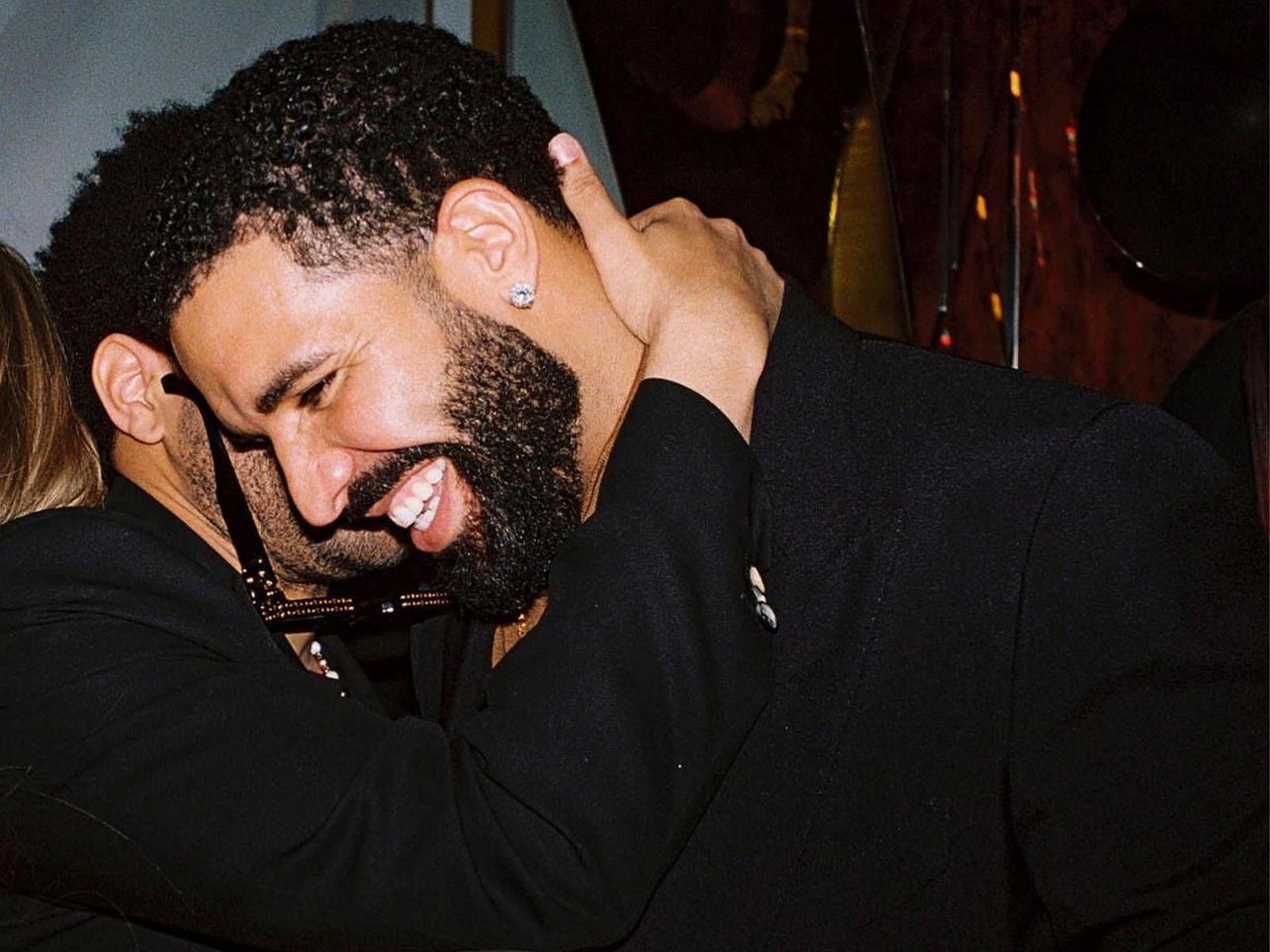 Drake es el artista más popular según Shazam