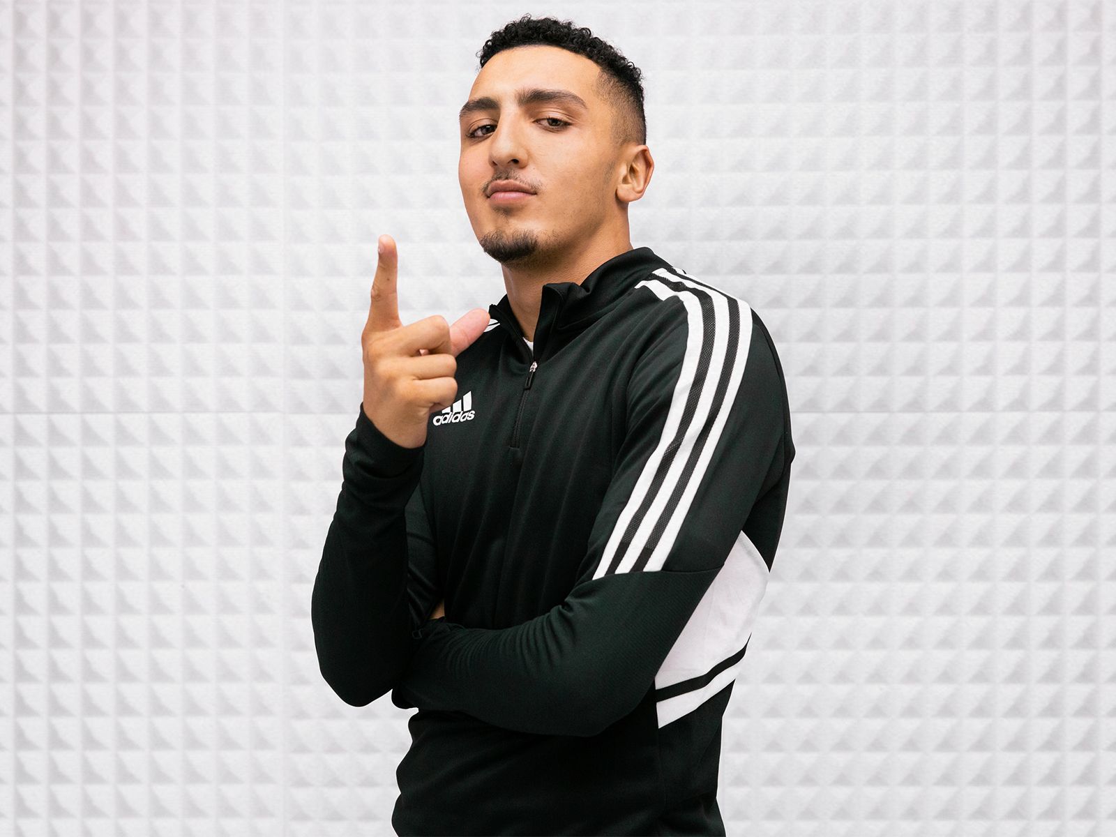 Morad inaugurates the first adidas flagship store in Barcelona with a music session at Gallery