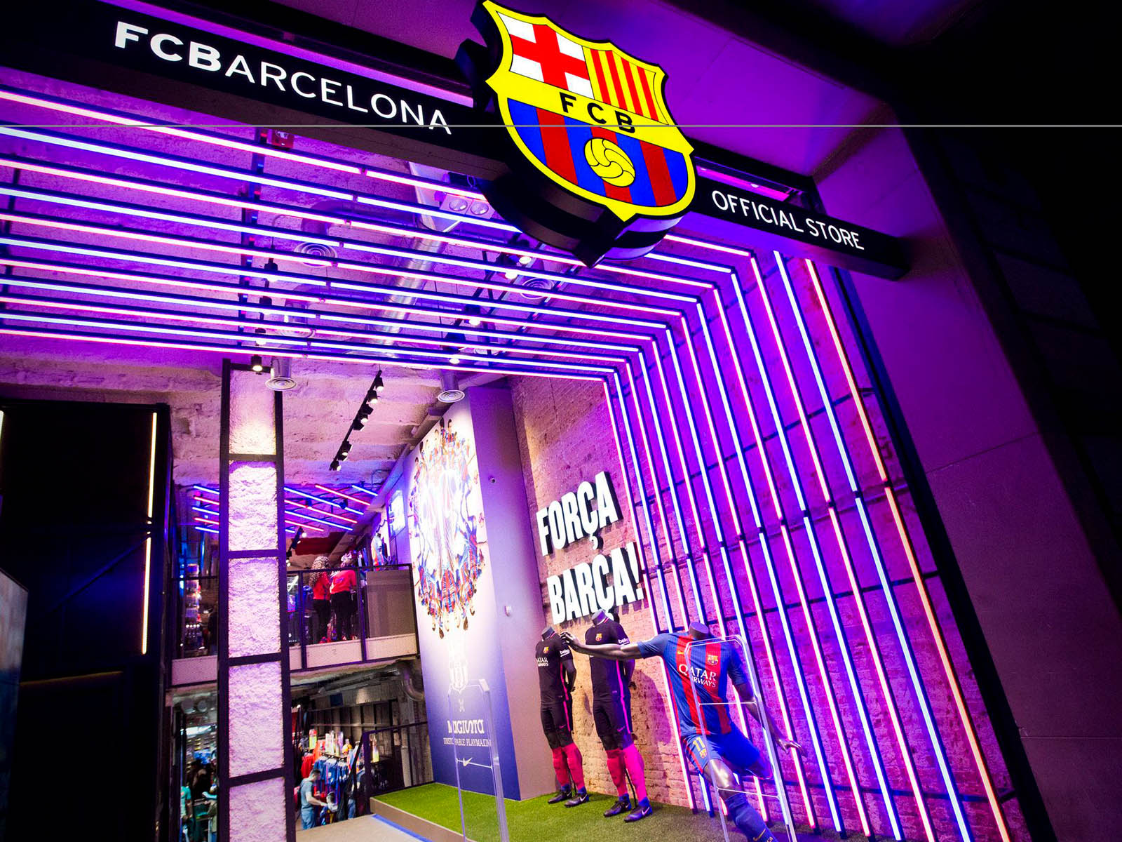 El FC Barcelona vuelve a abrir al público la Barça Store de Paseo