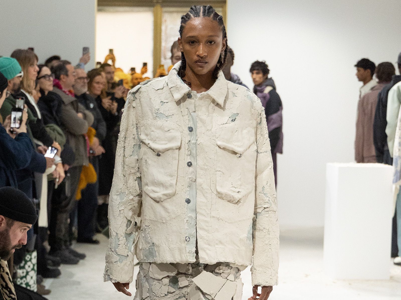 El debut sobresaliente de Daniel Arsham en la Semana de la Moda de París