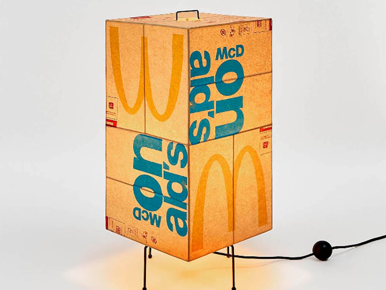 El regalo perfecto: una lámpara hecha con bolsas de McDonald's