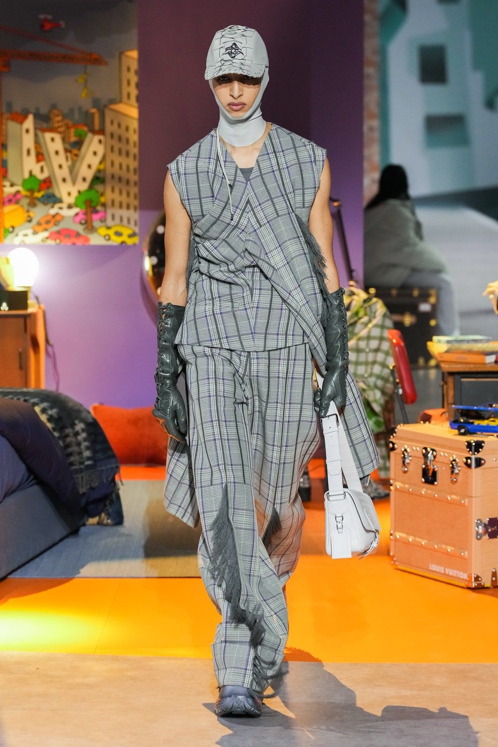 Louis Vuitton FW23: the blurred vision of a bright future - HIGHXTAR.
