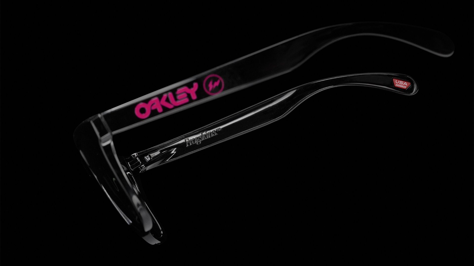 Oakley elevates the ordinary with the new Encoder and Definition capsule -  HIGHXTAR.