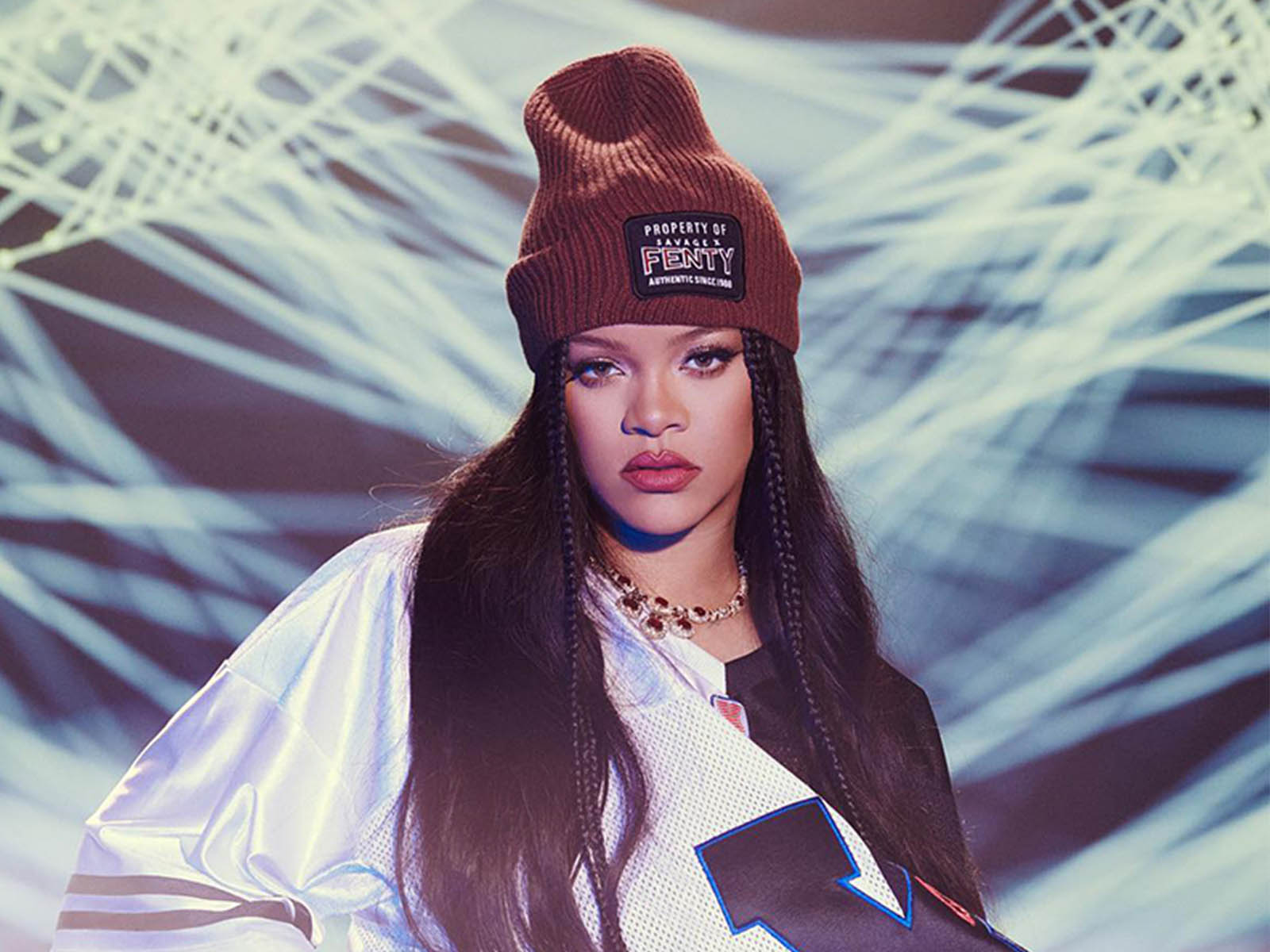 Rihanna lanza la nueva colección Savage x Fenty Super Bowl