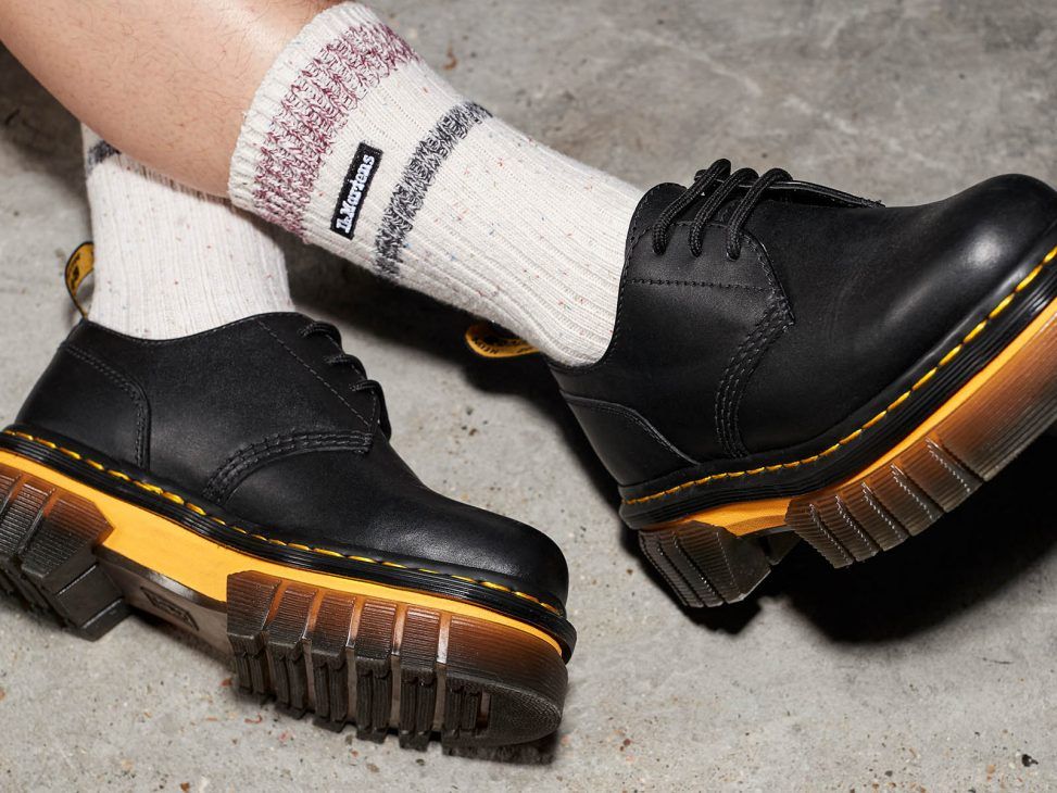 Dr. Martens presenta la coleccion Neoteric Yellow Pop HIGHXTAR