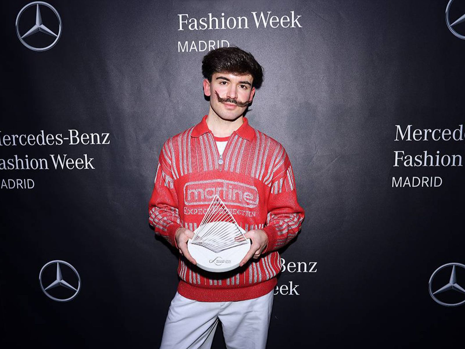 Aitor Goikoetxea gana el premio Mercedes-Benz Fashion Talent