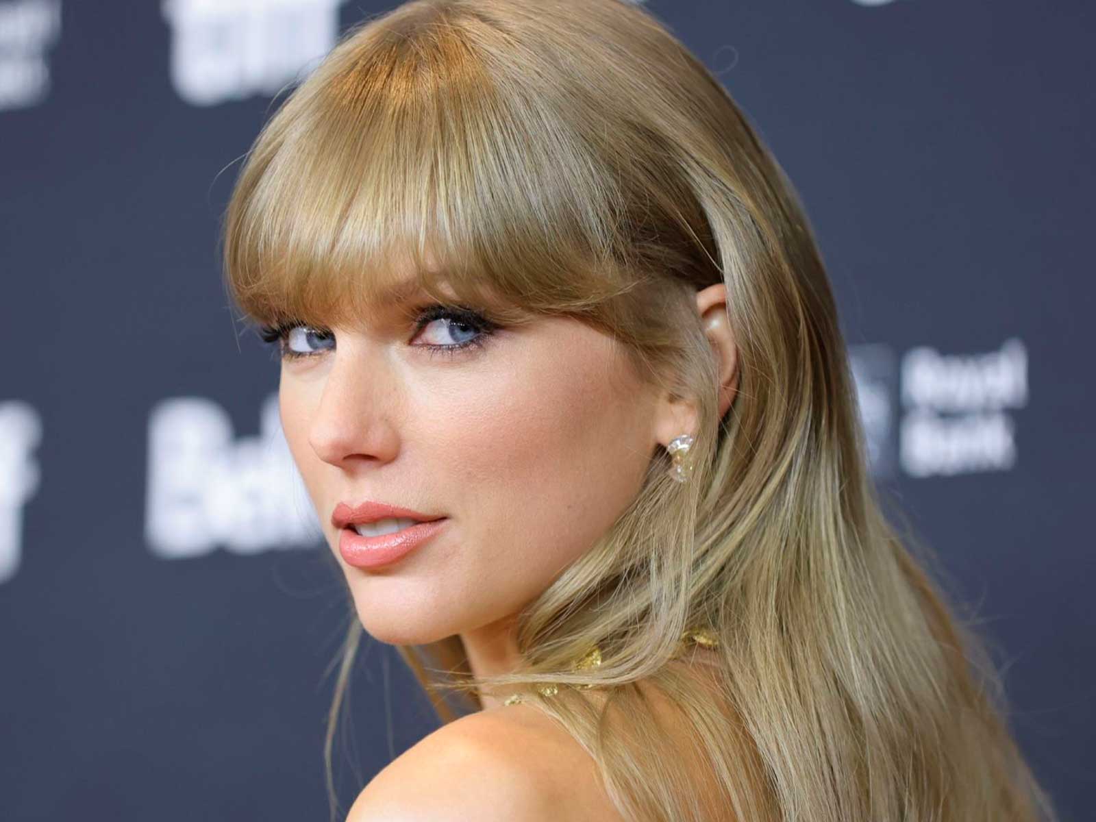 Taylor Swift breaks a new Billboard chart record