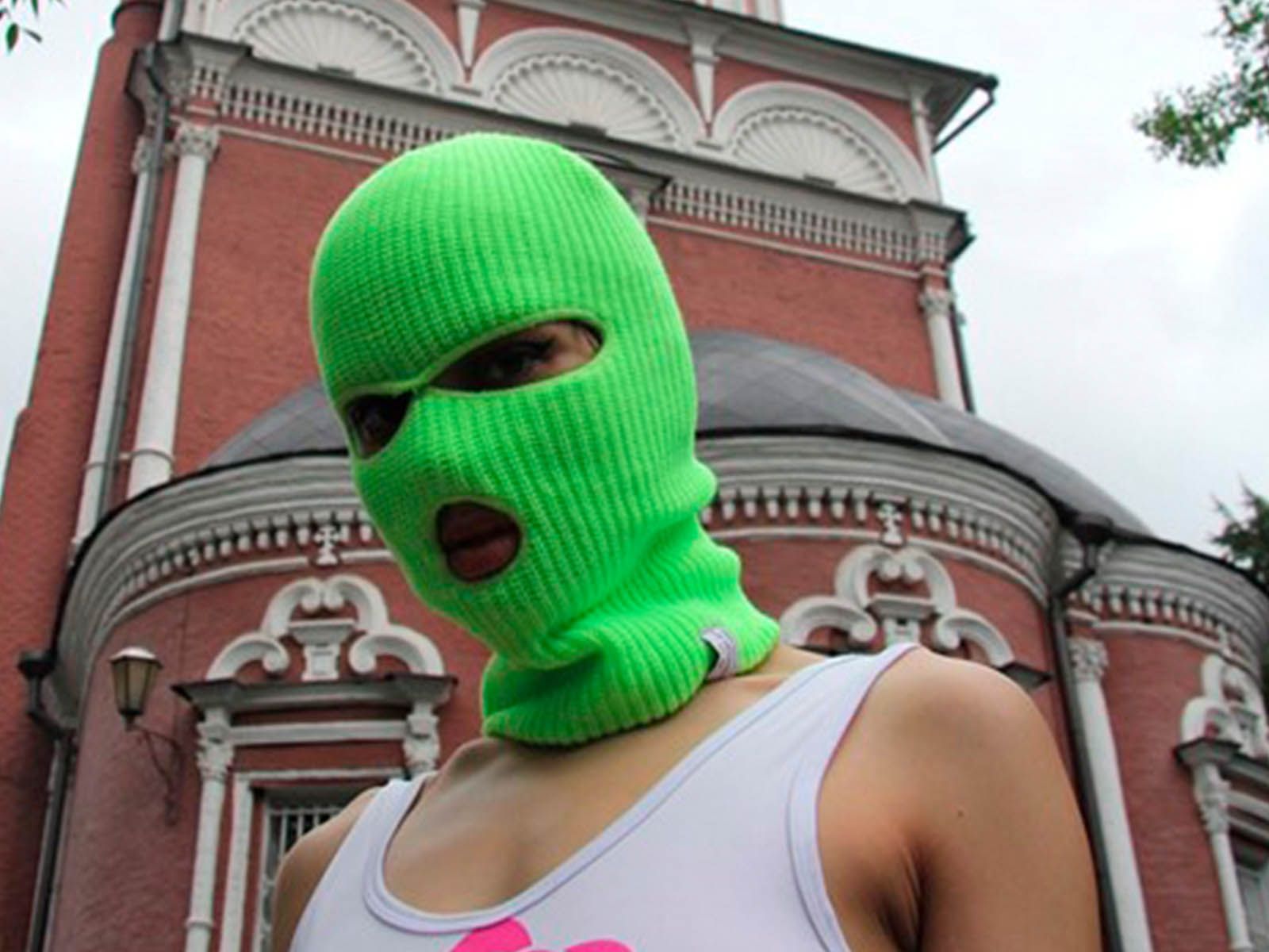 Nadya Tolokonnikova de Pussy Riot en busca y captura