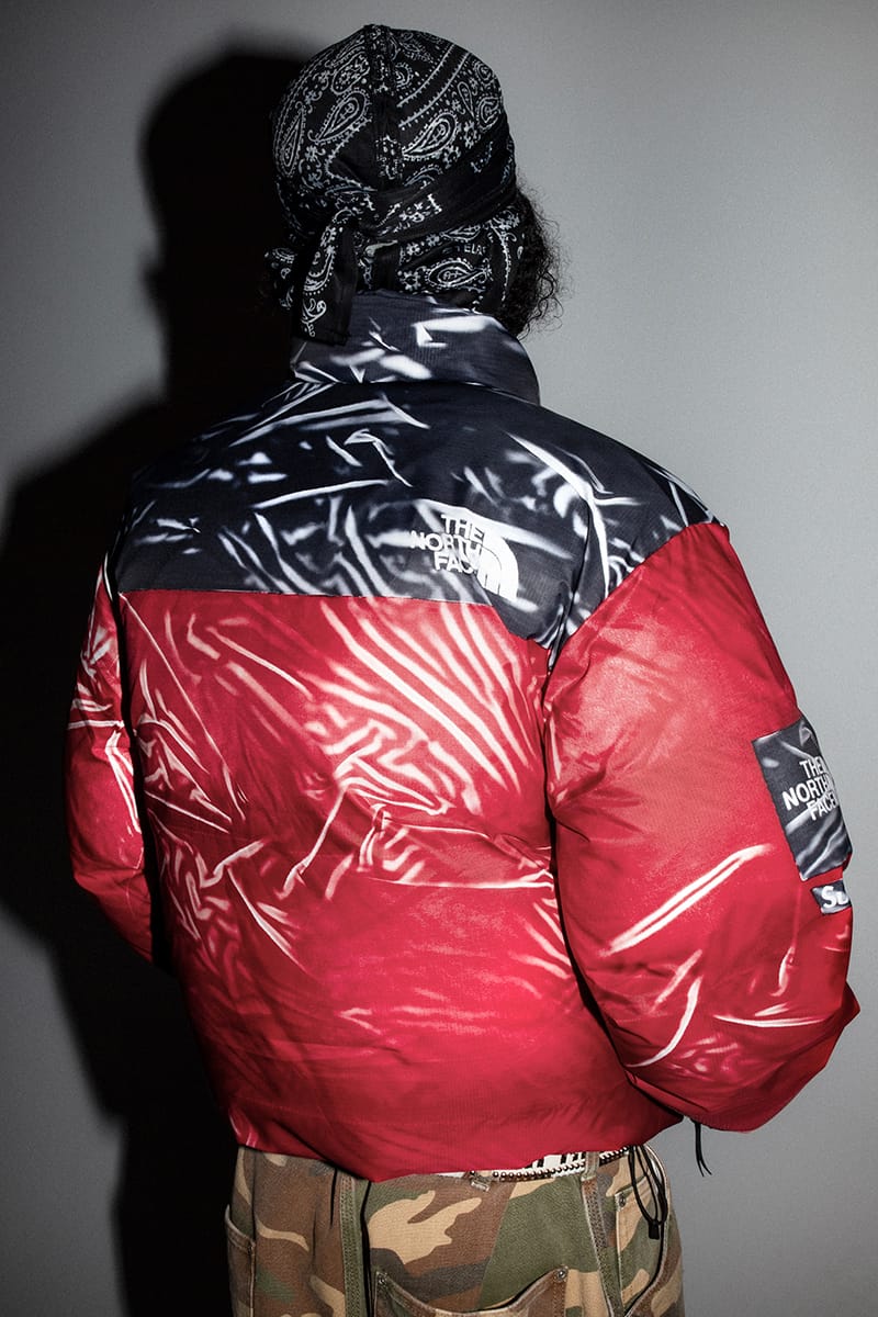 chamarra de mezclilla Nuptse de Supreme x TNF