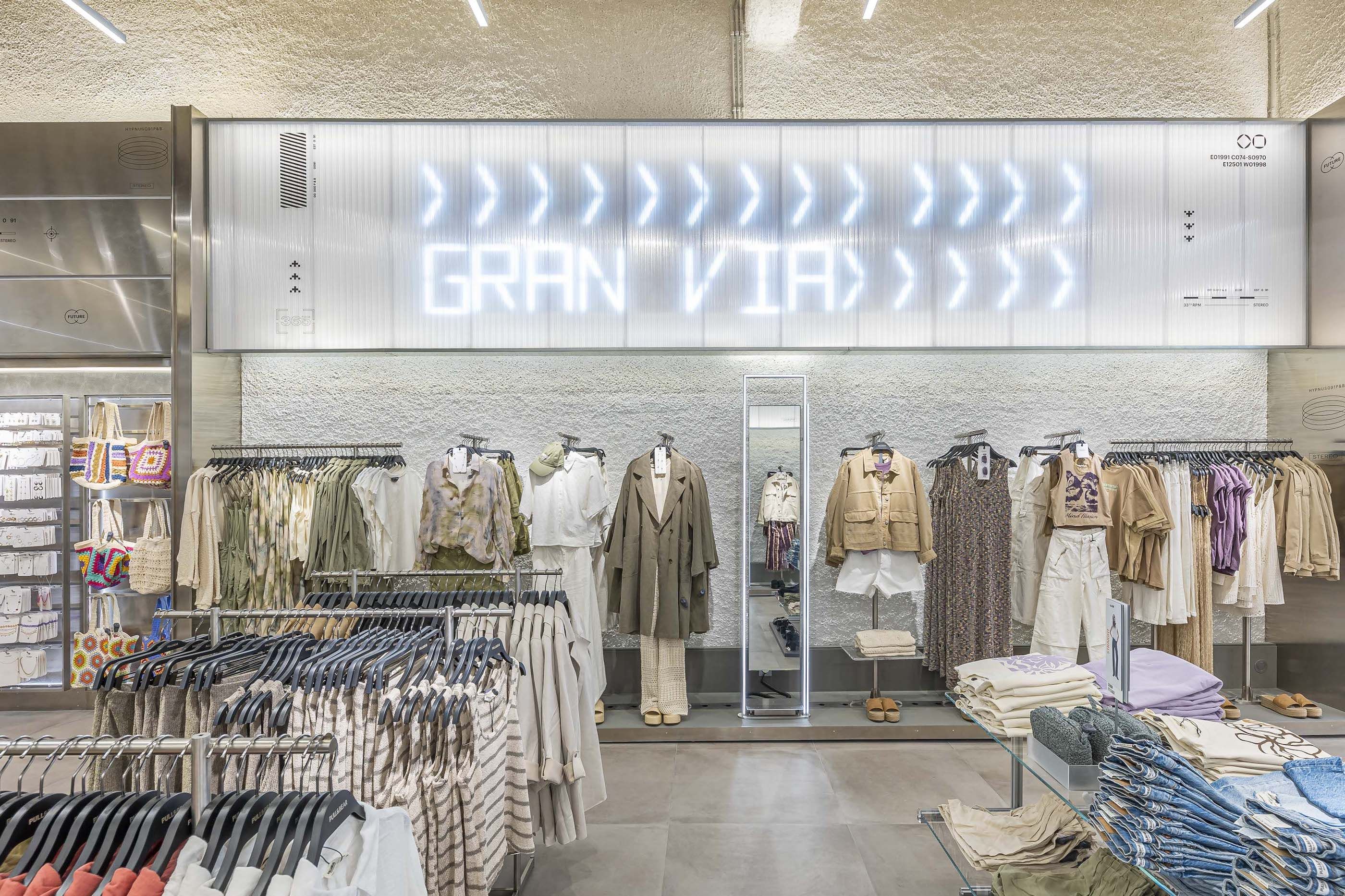 Pull&Bear conquers Madrid's Gran Vía with its new flagship store