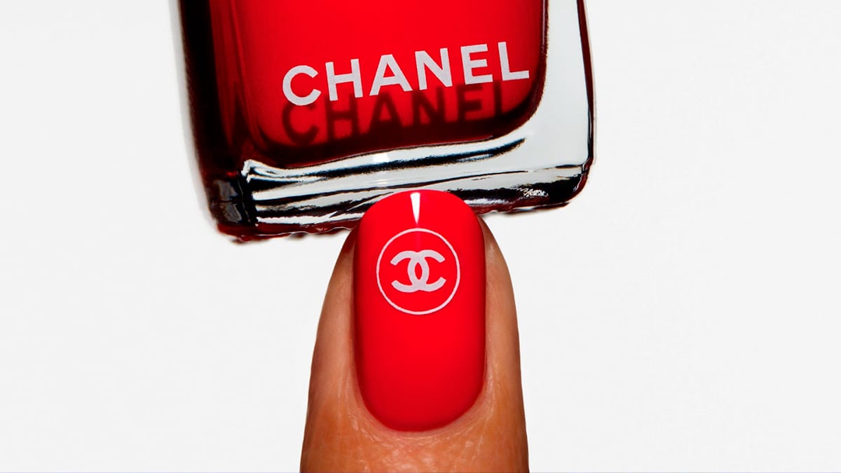 Chanel presents a home manicure kit - HIGHXTAR.