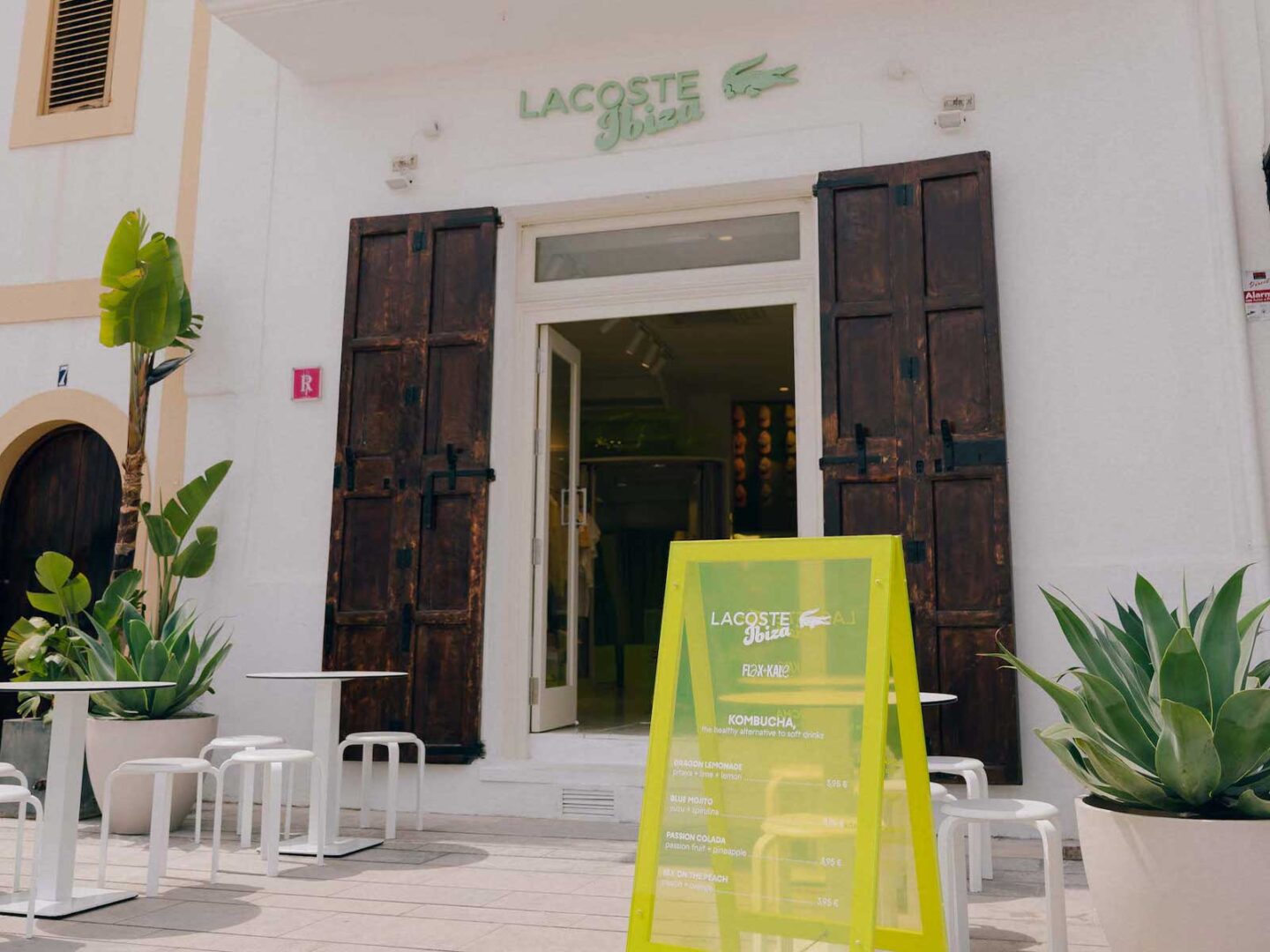 Vuelve la pop-up de Lacoste en Ibiza