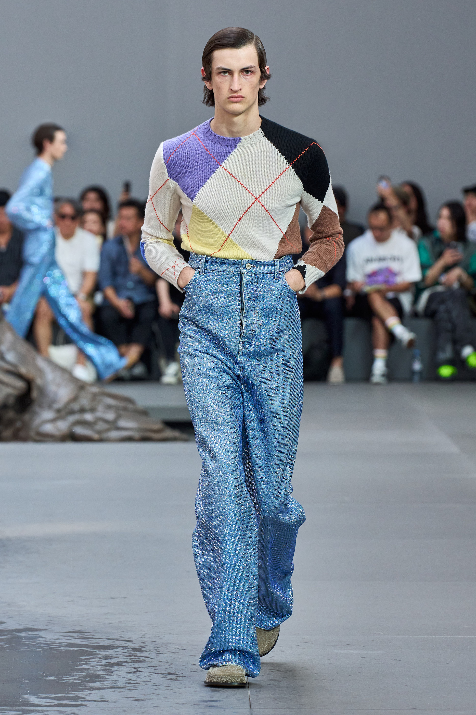 Loewe SS24 Dazzles With Glitter