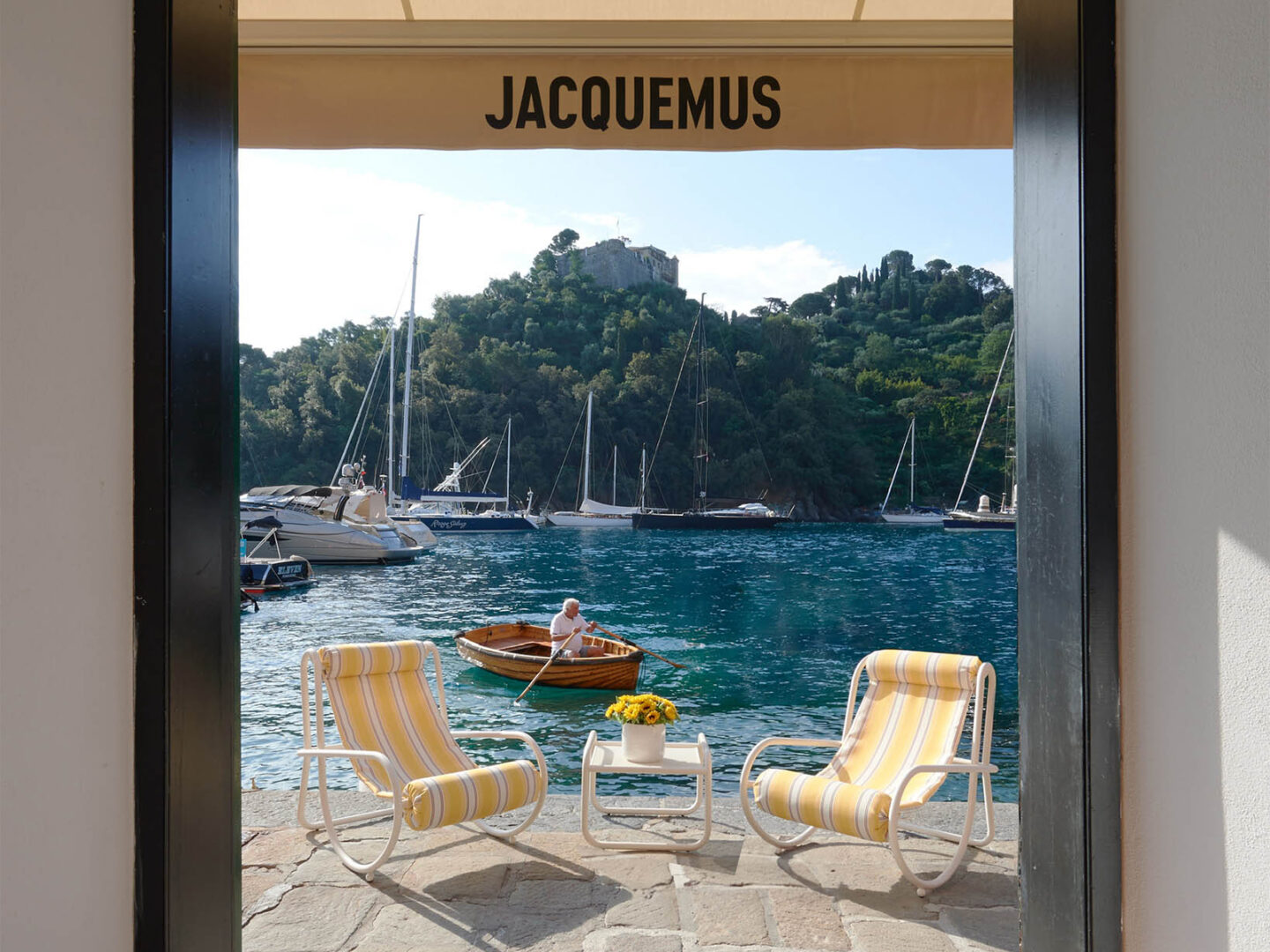 Jacquemus arrives in Portofino with its new pop-up store