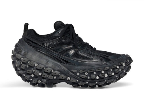 Balenciaga añade tornillos a su sneaker Bouncer