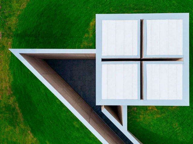 El arquitecto Tadao Ando inaugura el pabellón de meditación ‘Space of Light’