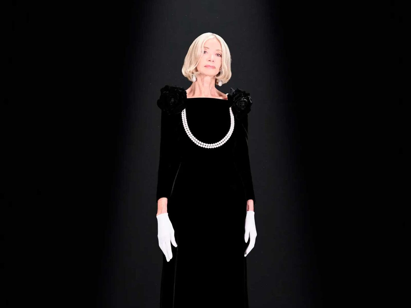 The transgressive elegance of Balenciaga Couture 52º