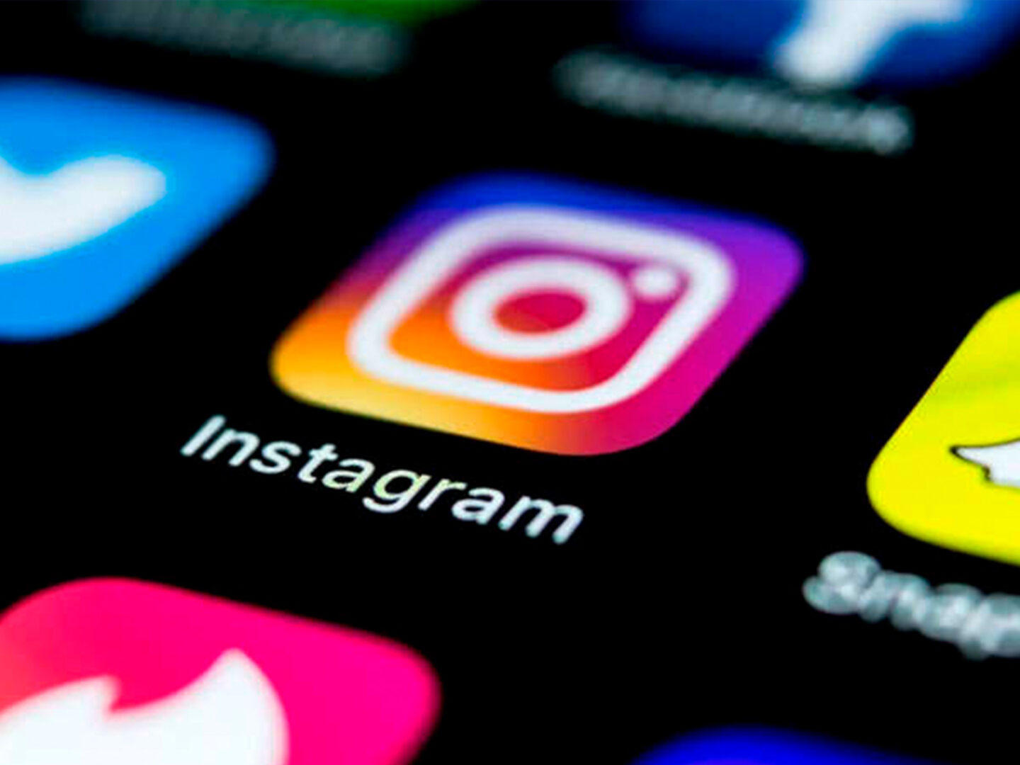Instagram trabaja en una función para distinguir las publicaciones generadas por IA