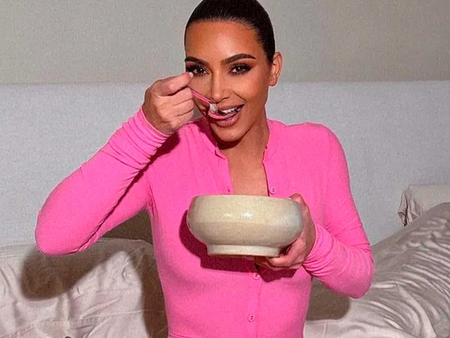 Why does Kim Kardashian eat açaí for breakfast every day?