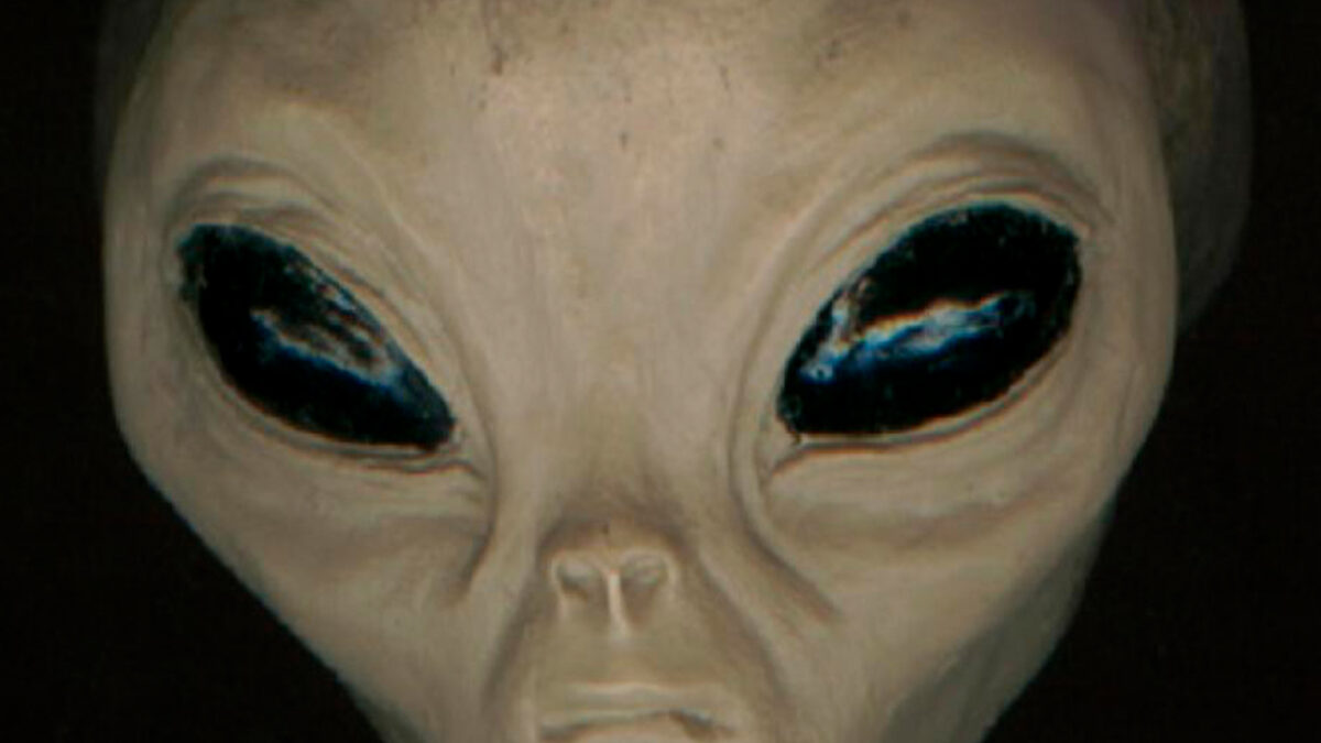 Extraterrestrials leave two Japanese scientists 