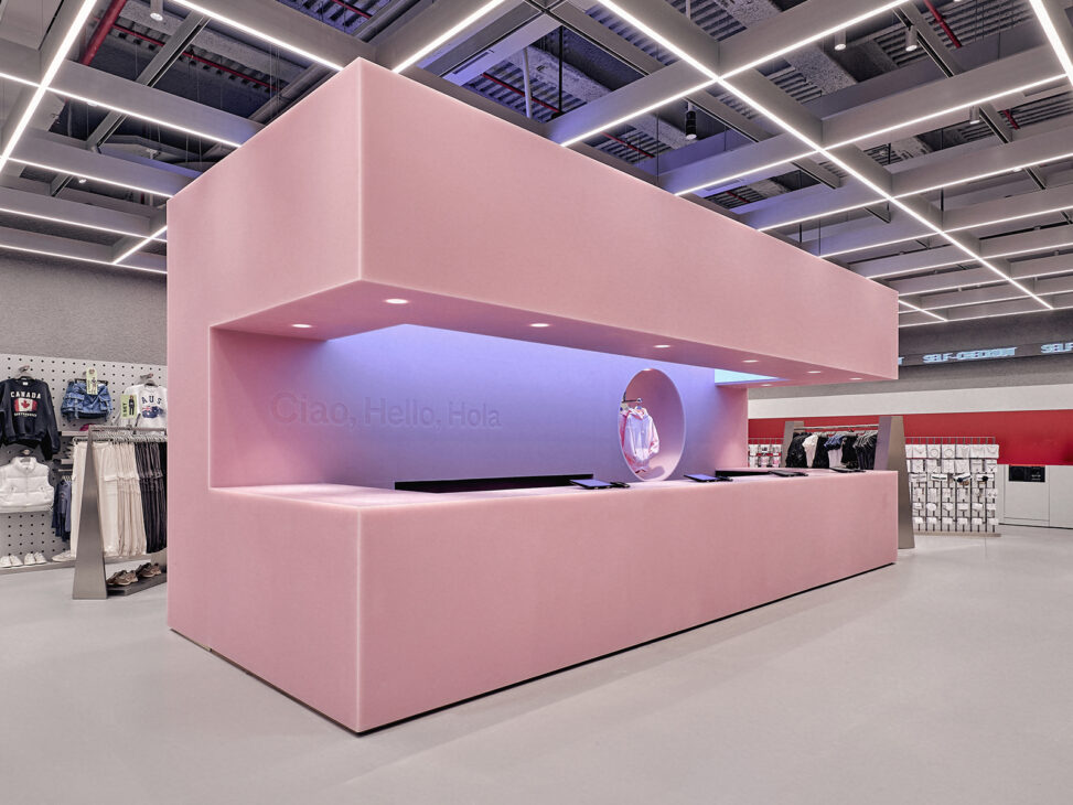 Bershka reabre su tienda insignia de Milán con un concepto de compra disruptivo 