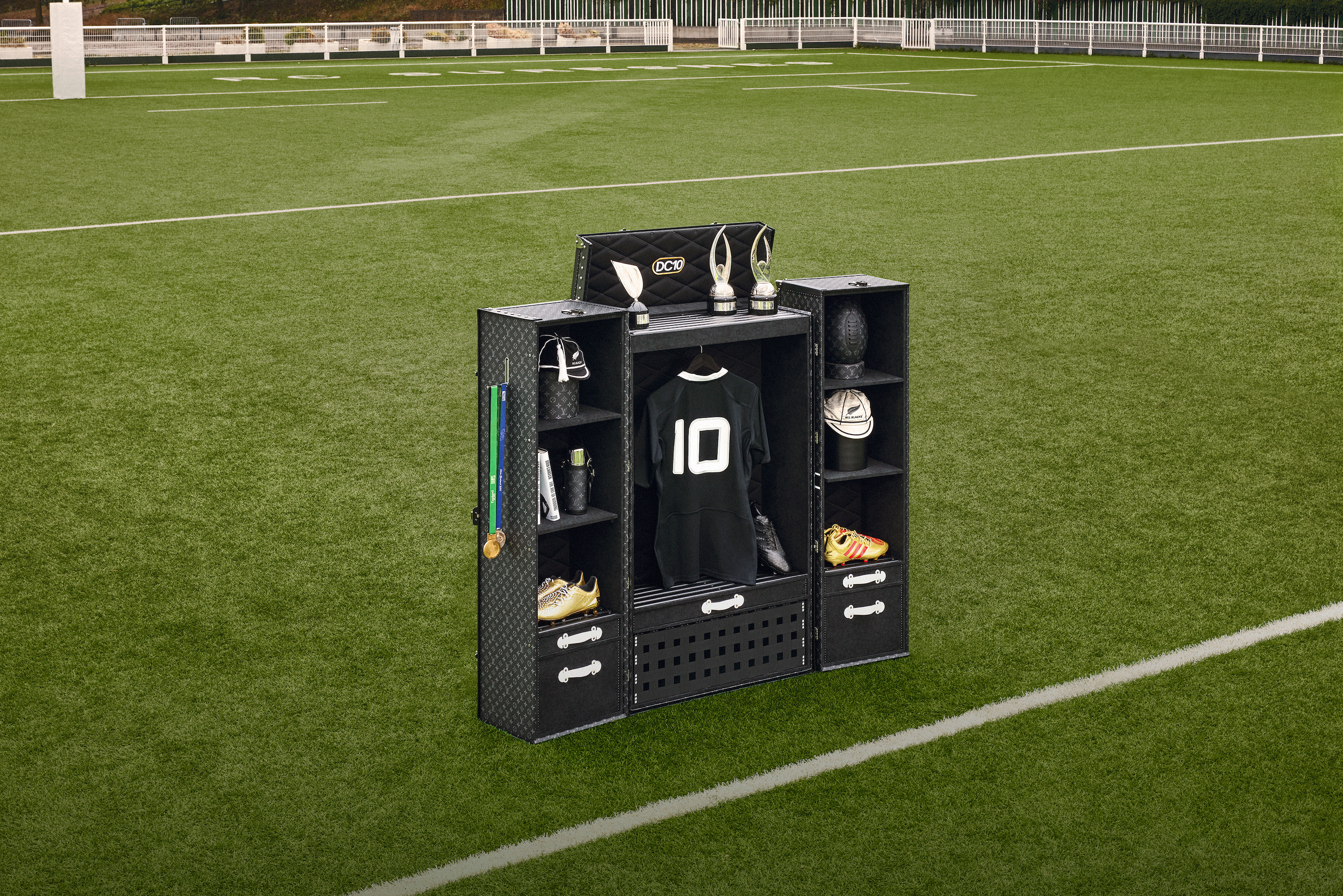 Louis Vuitton teams up with Dan Carter to unveil first collaborative trunk  - HIGHXTAR.