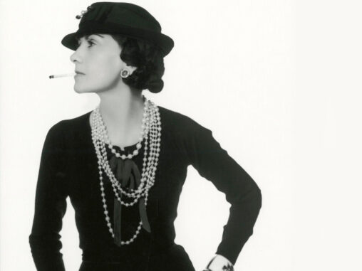 Esta exposición rinde homenaje al legado de Gabrielle Coco Chanel
