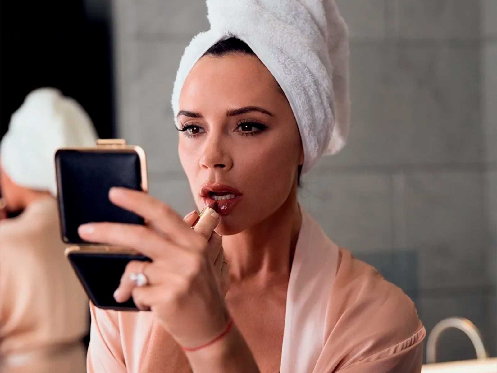 Woman wearing Louis Vuitton lipstick, HD phone wallpaper