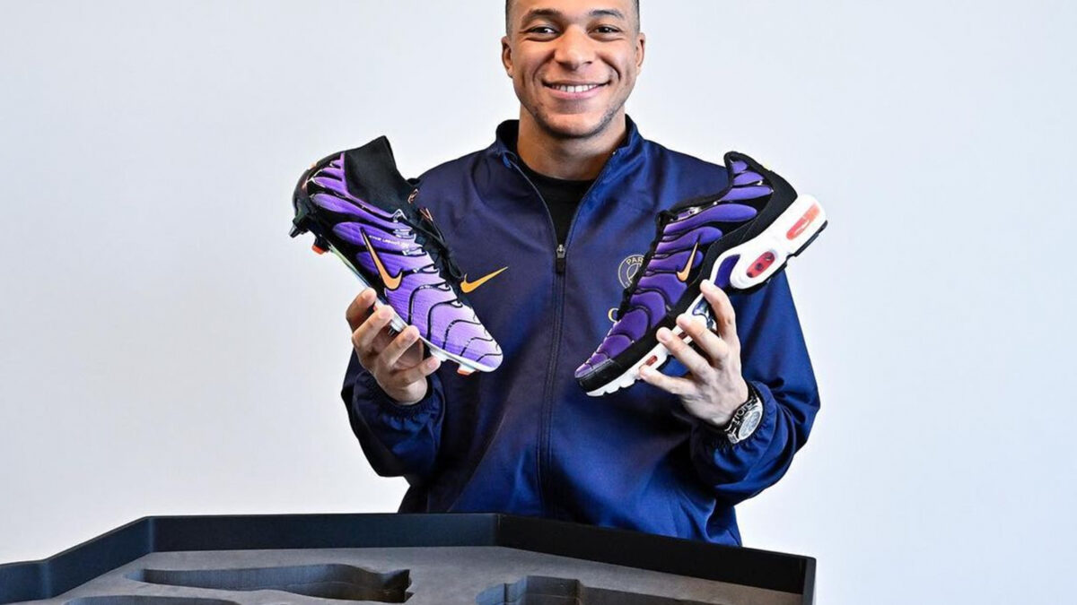 Nike purple boots best sale