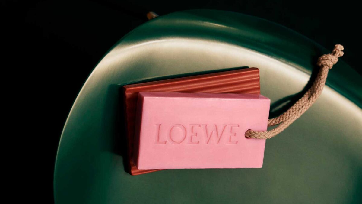LOEWE IVY Liquid Soap ポンプ式 LOEWE Ivy Liquid Soap 360ml | Harvey Nichols
