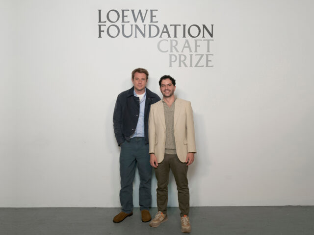Andrés Anza consigue el Craft Prize 2024 de LOEWE con su obra ‘I only know what I have seen’