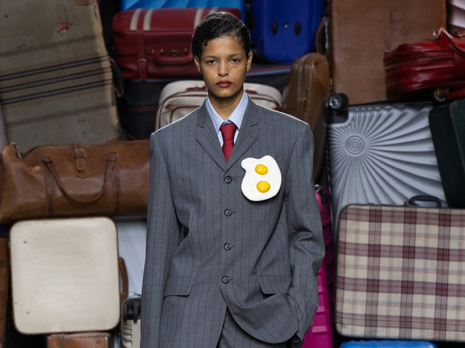 Adrian Appiolaza debuts with Moschino men's line - HIGHXTAR.