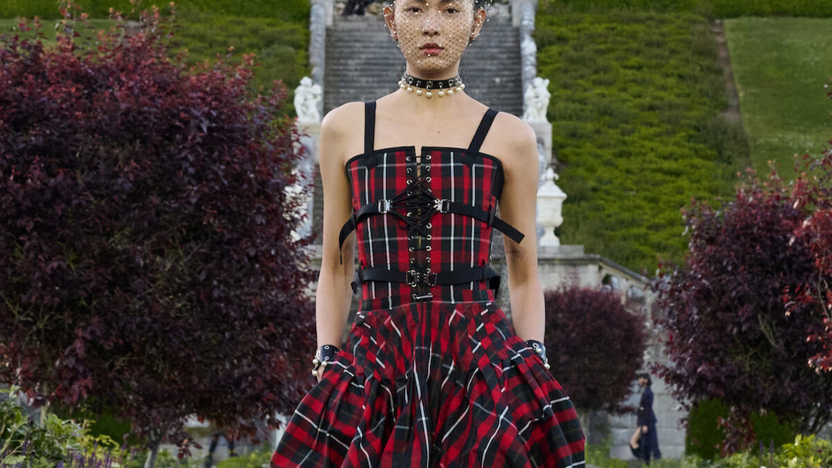 Dior Cruise 2025 reinforces the history between the Maison and Scottish tradition