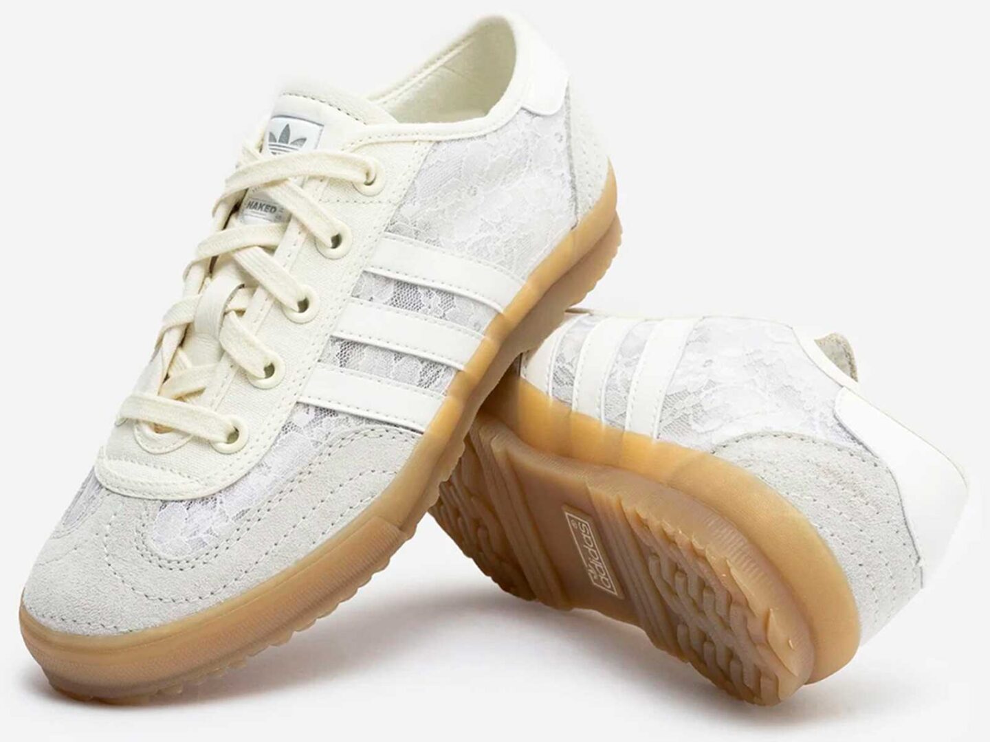 NAKED eleva las adidas Tischtennis con una nueva versión de encaje