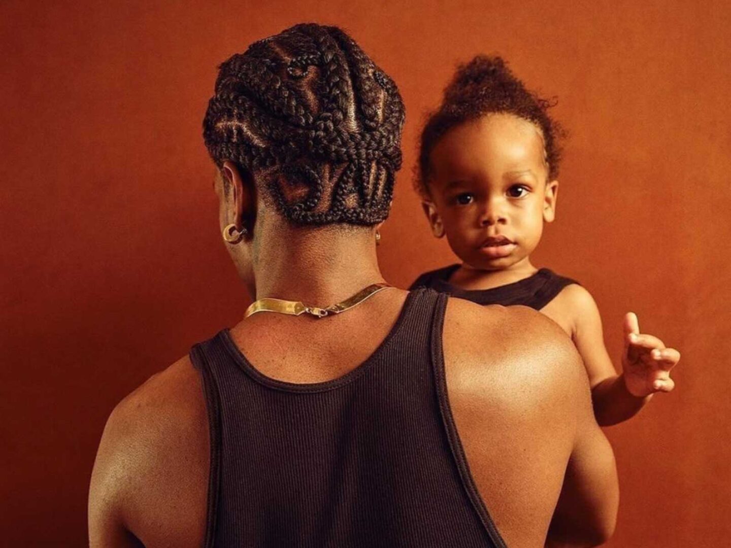 Rihanna elige a A$AP Rocky y a su hijo RZA como protagonistas de la última campaña de Savage x Fenty