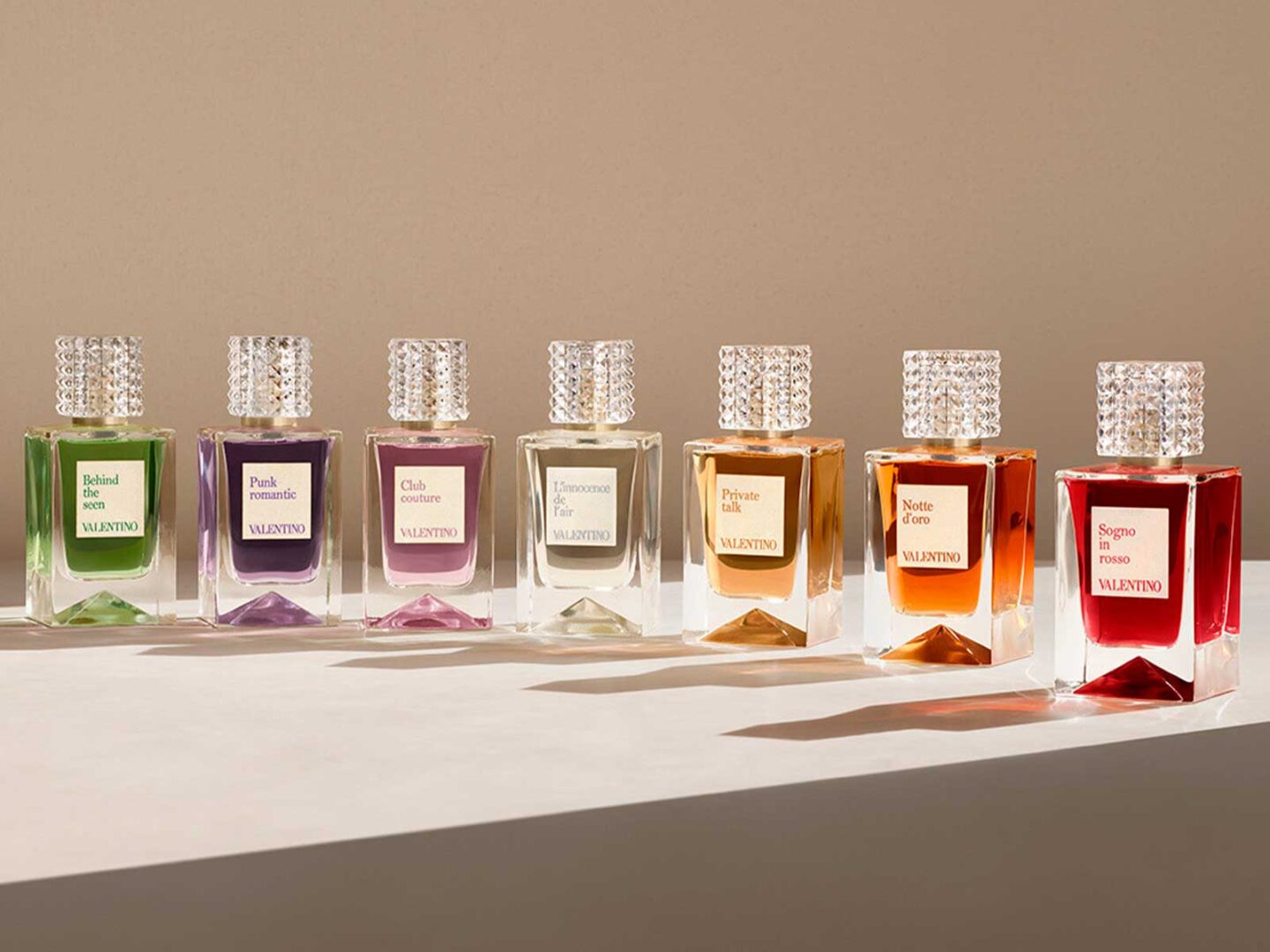 Valentino lanza una colección de fragancias ‘haute couture’
