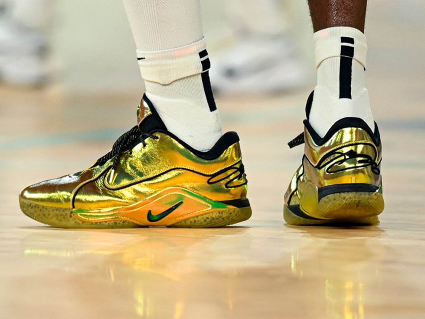 All about the Nike LeBron 22 worn by LeBron James in the basketball finals HIGHXTAR