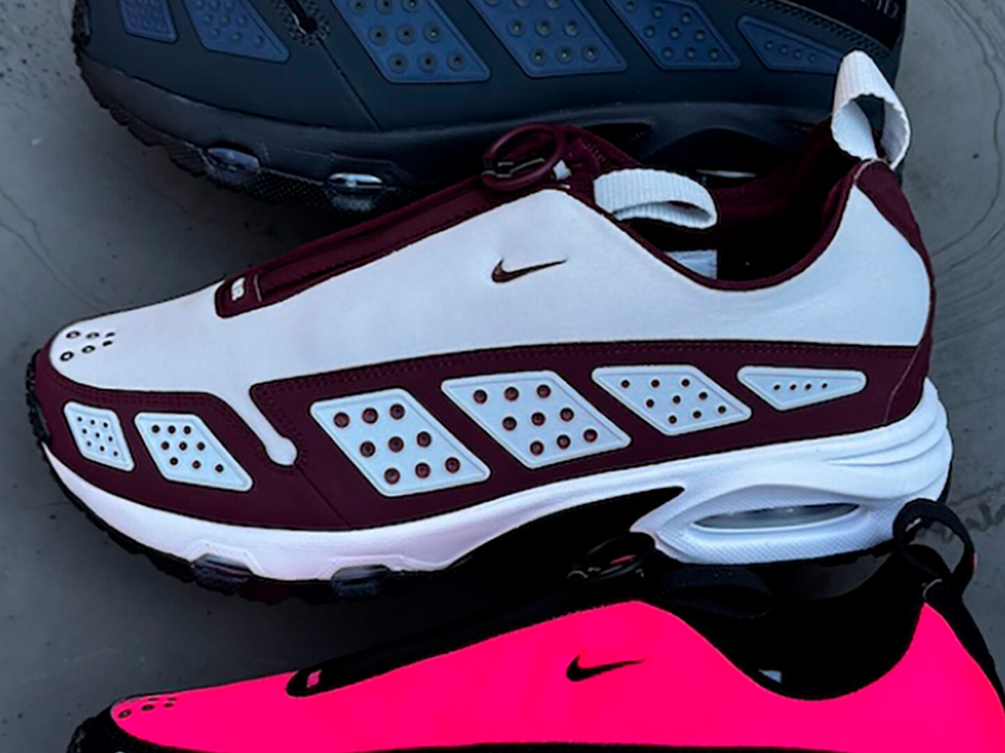 Burgundy and blue air max hotsell