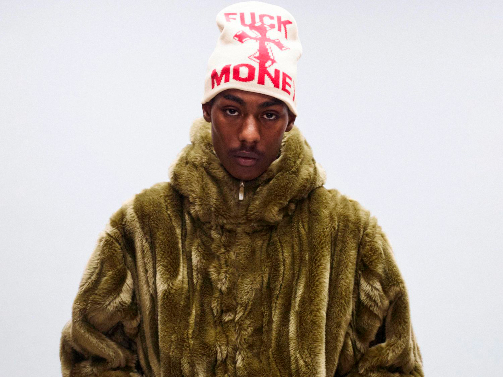 Echa un vistazo al lookbook FW24 de Supreme - HIGHXTAR.