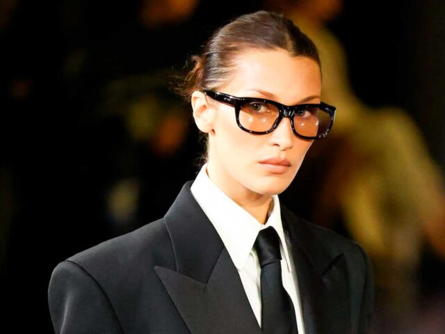 Bella Hadid regresa a la pasarela siendo la musa de Saint Laurent SS25