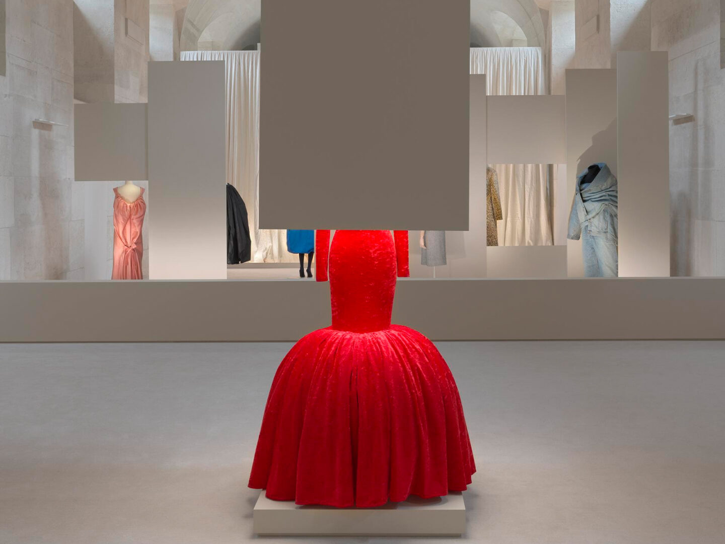 Balenciaga arrives in Paris with ‘Les Subtilités d’un Dialogue’