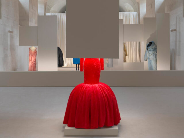 Balenciaga arrives in Paris with ‘Les Subtilités d’un Dialogue’