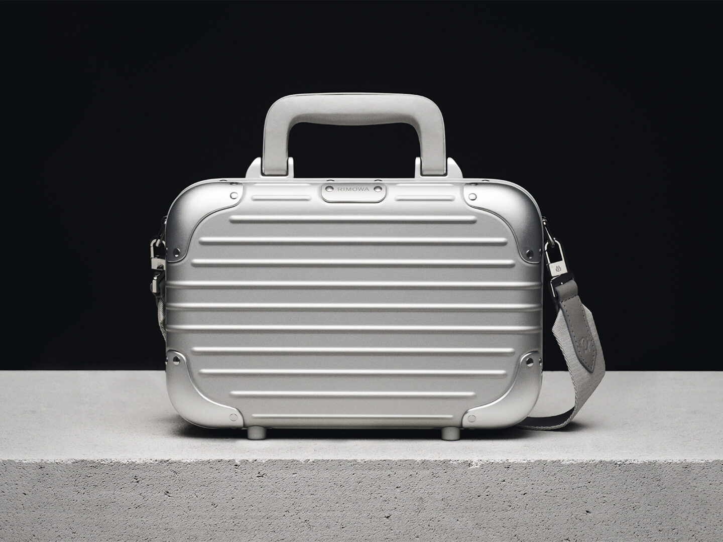 RIMOWA introduce su último diseño: ‘The Original Bag’