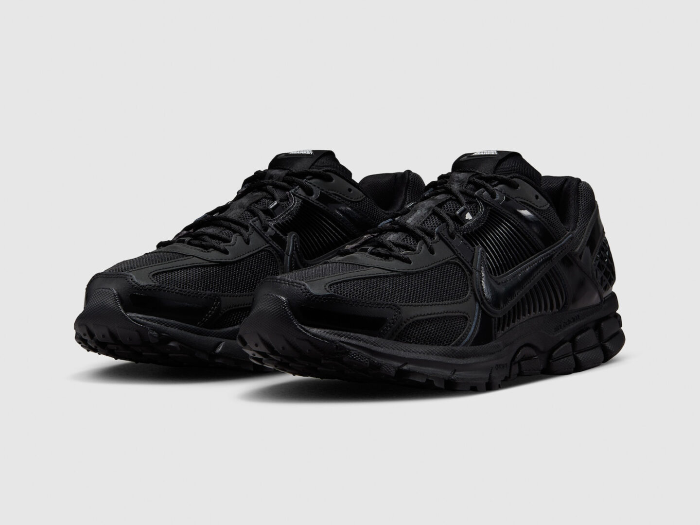 Dover Street Market intervenes Nike Vomero 5