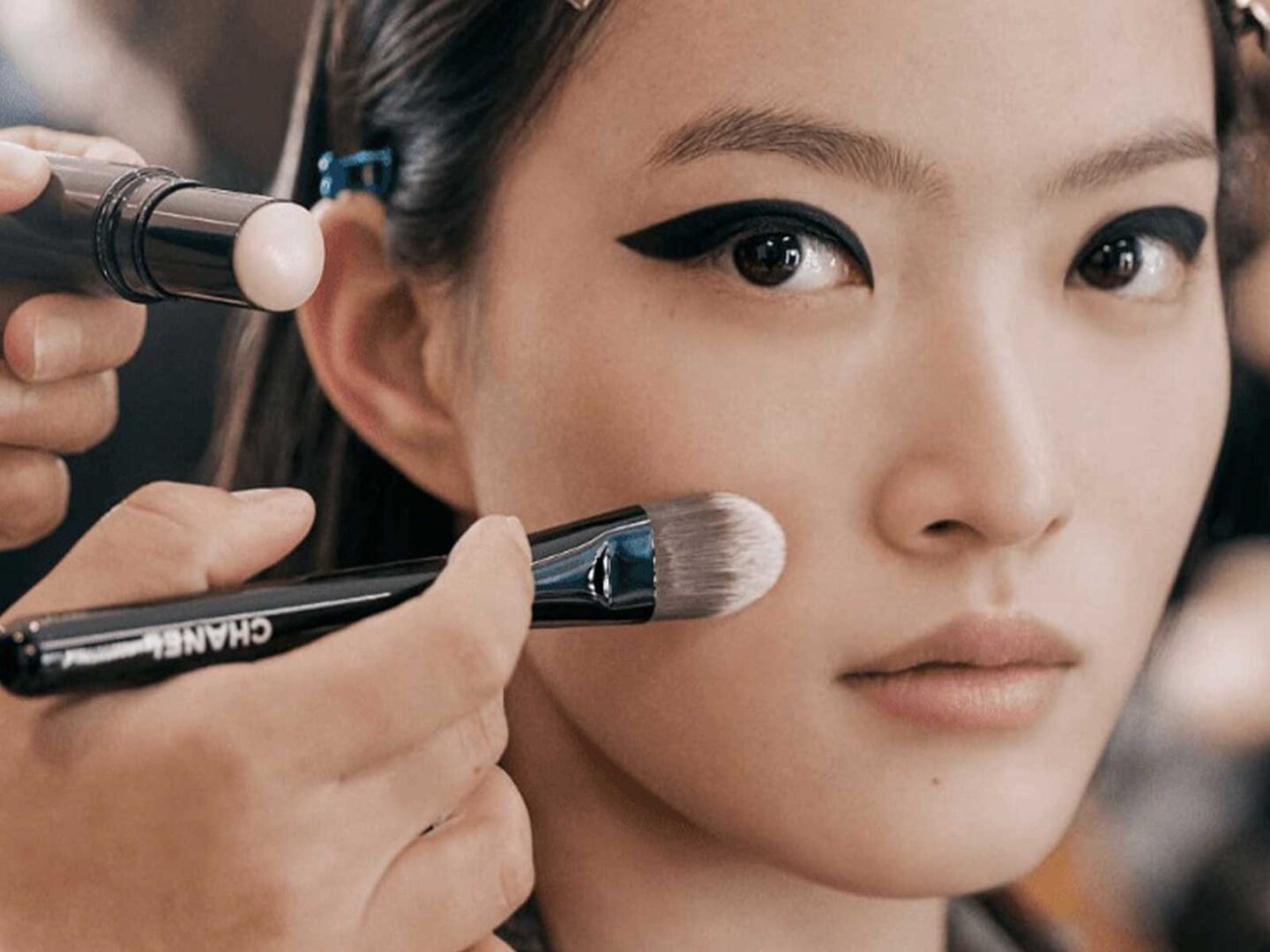 Cómo lograr el beauty look del Show Métiers d’Art de Chanel