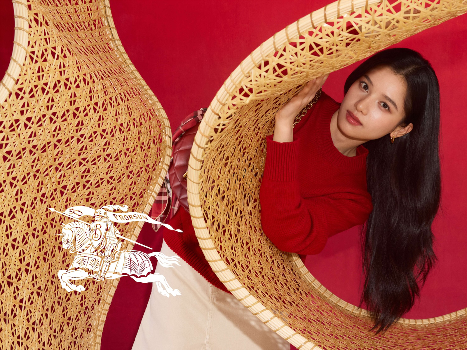 Burberry reinvents the year of the snake - HIGHXTAR.