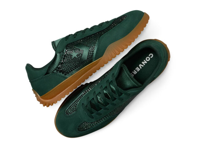 Swarovski recubre de cristales las Converse Run Star Trainer