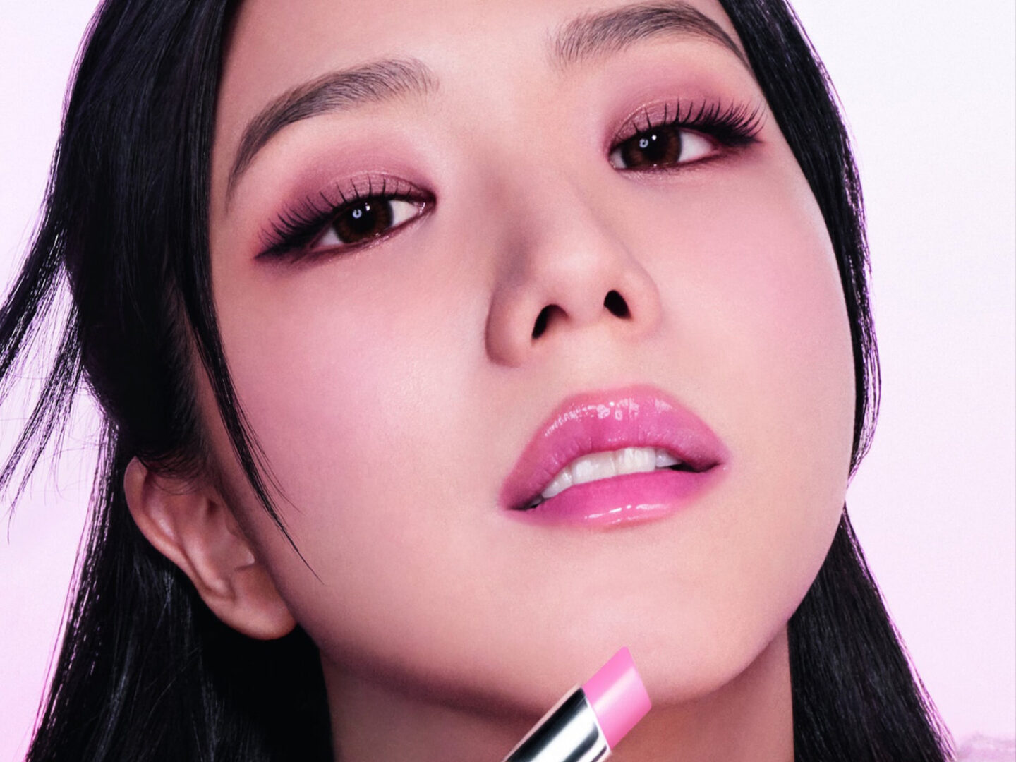 La nueva campaña de Dior Beauty cuenta con Jisoo, Willow Smith y Anya Taylor-Joy