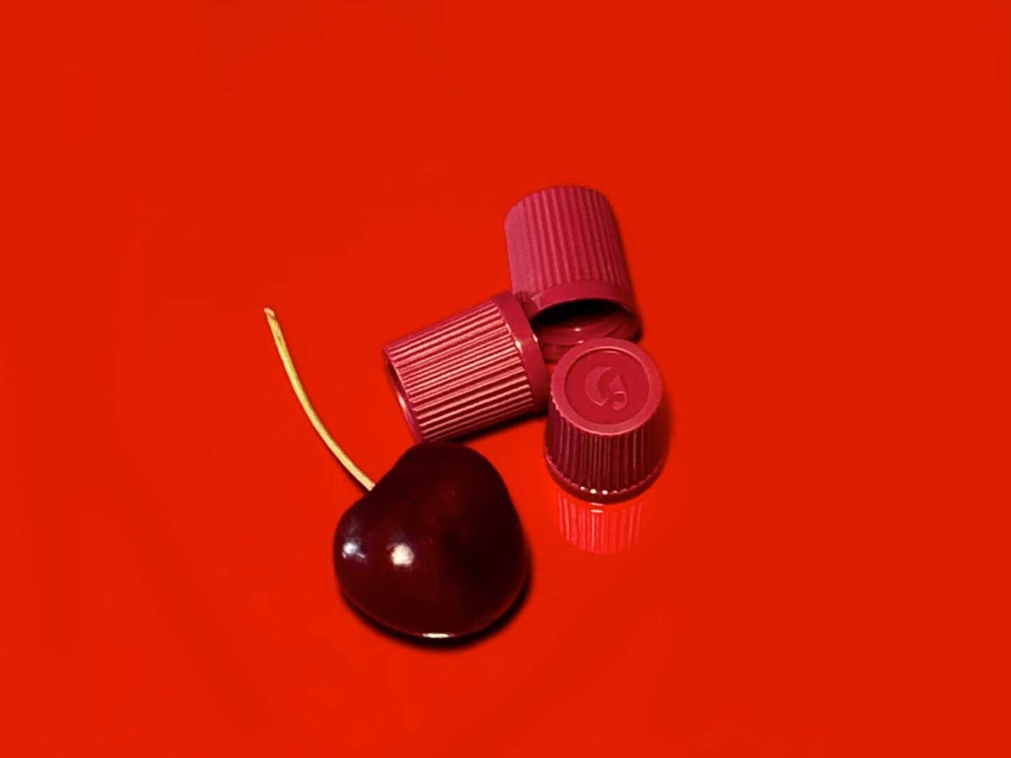 Glossier empieza el año con su nueva colección ‘Black Cherry’